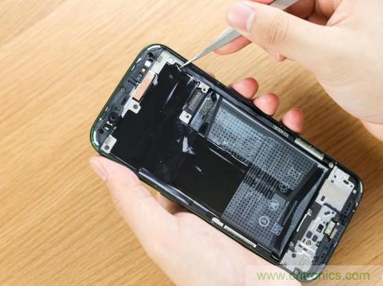 拆解黑鯊手機(jī)：多級(jí)直觸一體式液冷系統(tǒng)有什么門道？