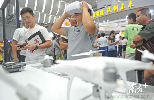 打破傳統(tǒng)模式極限，探路人工智能讓數(shù)據(jù)&ldquo;自我學(xué)習(xí)&rdquo;