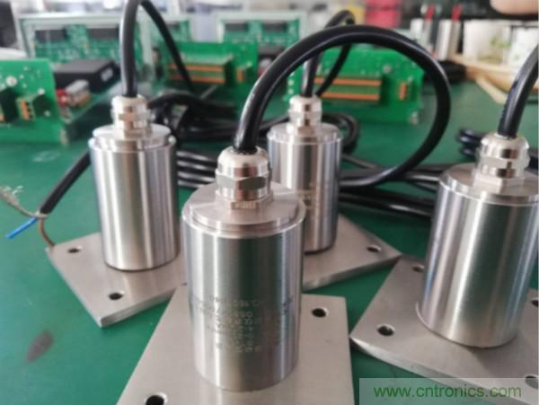 振動傳感器的機電變換原理？主要的分類有哪些？