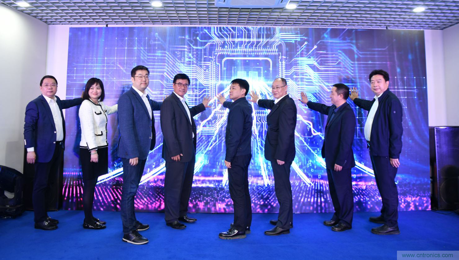 首家 7 納米車載芯片研發(fā)團(tuán)隊進(jìn)駐&ldquo;中國車都&rdquo;
