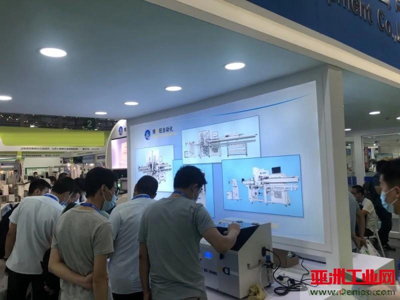 堅持技術和產(chǎn)品創(chuàng)新 博之旺引領汽車線束行業(yè) 堅持技術和產(chǎn)品創(chuàng)新 博之旺引領汽車線束行業(yè)