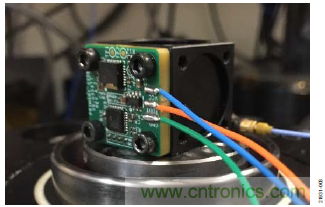 10kHz MEMS加速度計(jì)，提供4mA至20mA輸出，適合狀態(tài)監(jiān)控應(yīng)用