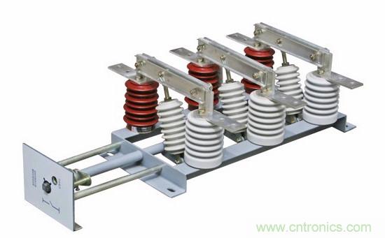 高壓斷路器的操作結(jié)構(gòu)有哪幾種？和隔離開關(guān)有什么區(qū)別？