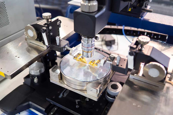 別再只盯著光刻機(jī)了！自動(dòng)化測試對(duì)于芯片制造同樣重要